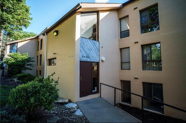 Building Photo - 2034 Swallow Hill Rd