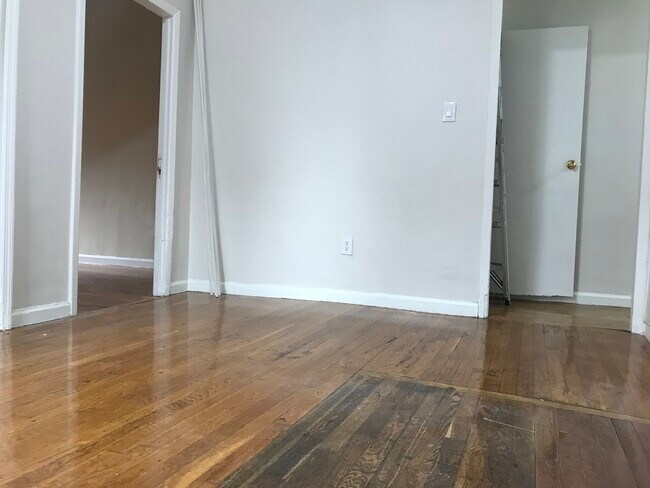 Foto del edificio - 349 New Lots Ave
