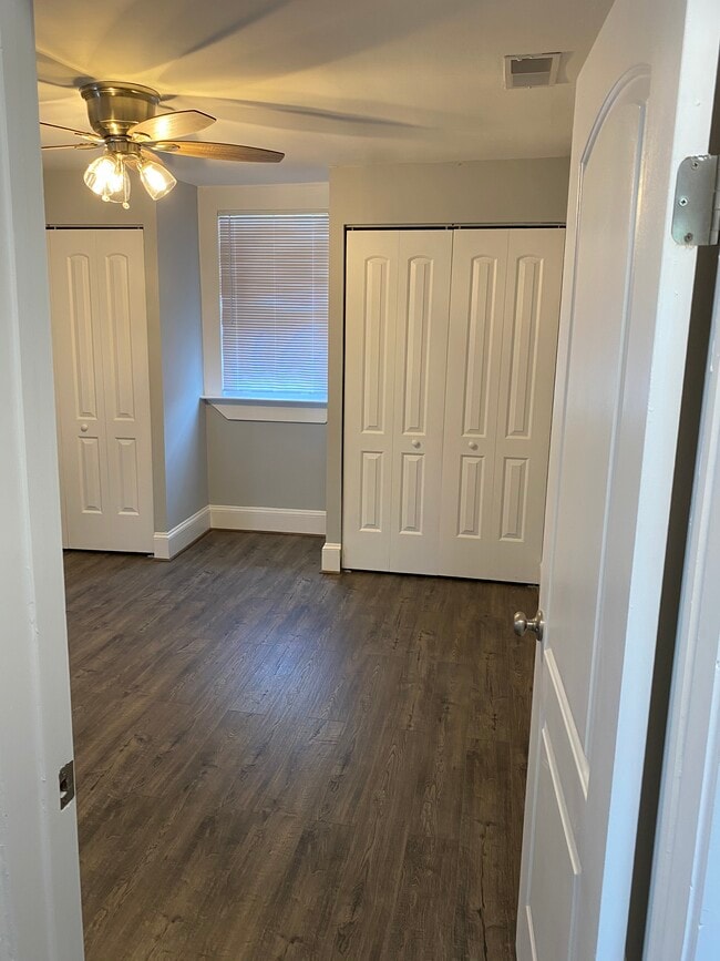 Bedroom - 20 Chrysler Plz