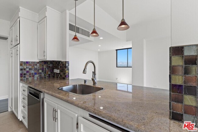 Foto del edificio - 10501 Wilshire Blvd