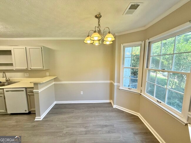 Building Photo - 2777 New S Dr