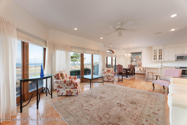 Foto del edificio - 407 Bay Blvd