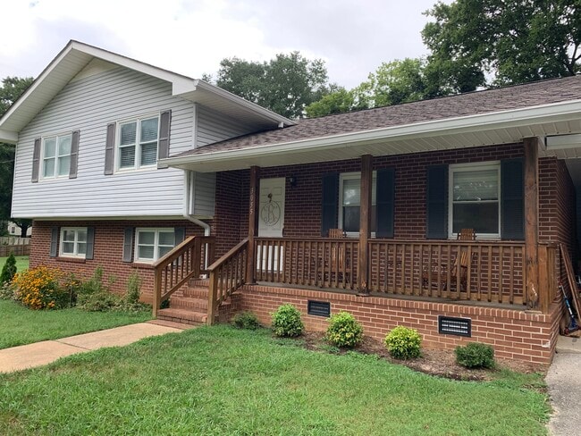 Building Photo - 3055 Speicher Cir