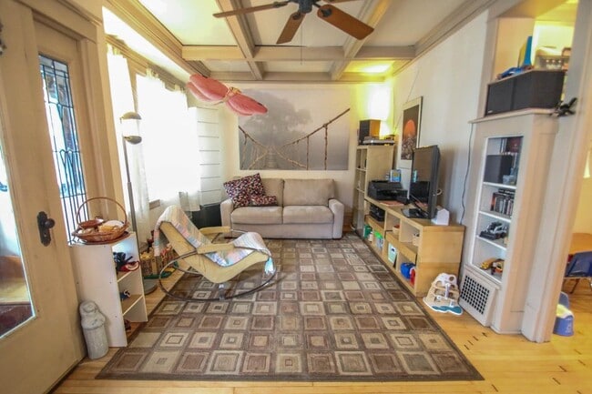 Building Photo - 2762 N Murray Ave