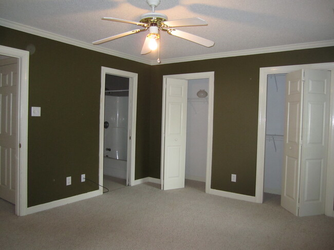 Building Photo - 3102 Cashwell Dr