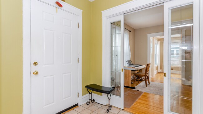 Foto del edificio - 536 N La Grange Rd