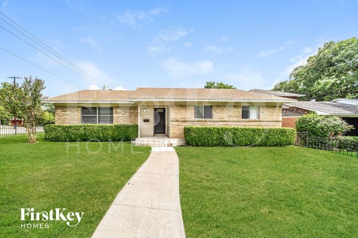 Primary Photo - 3102 Pecan Ln