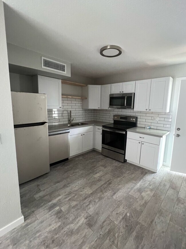Building Photo - 12717 W AMY DR #4