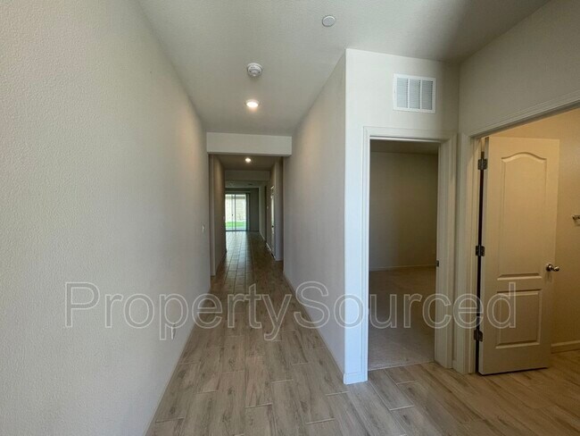 Foto del edificio - 1316 Dorrington Ln