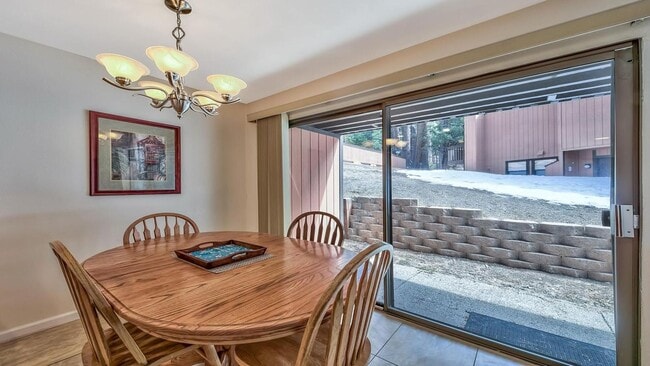 Building Photo - Well appointed, super clean condo - furnis...