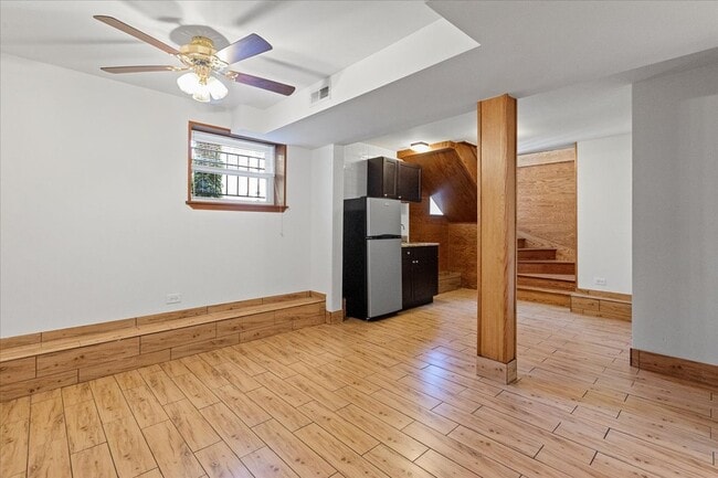 Building Photo - 3548 N Bosworth Ave