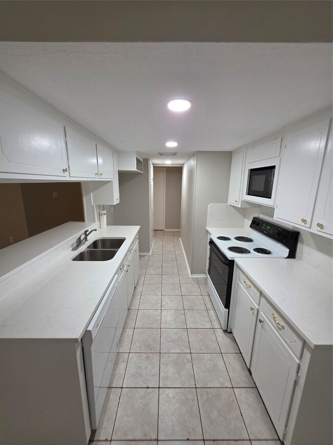 Foto del edificio - 419 Gleneagles Dr