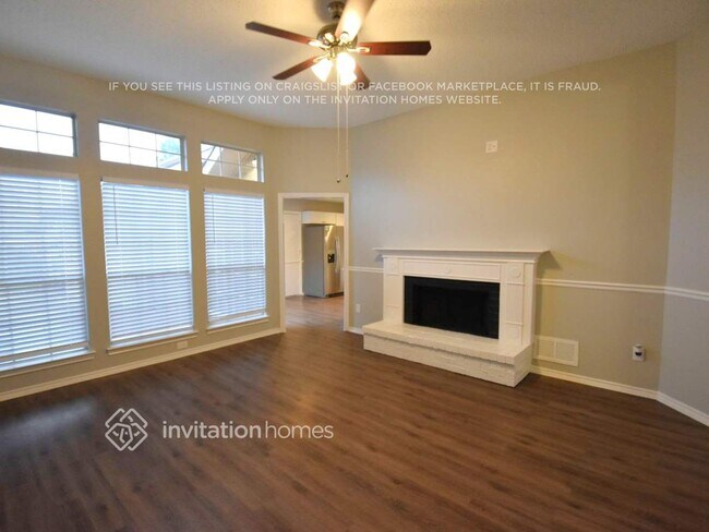 Foto del edificio - 8250 Cripple Creek Dr