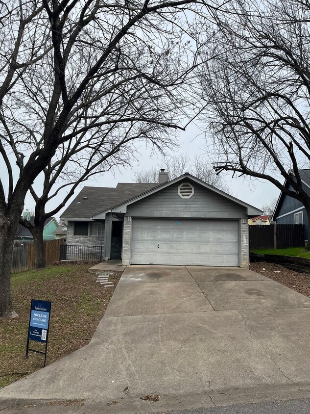 Primary Photo - PRELEASING FOR FEBRUARY! 3 Bedroom 2 bath ...