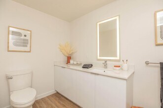2x2 Guest Bathroom - Mossdale Landing