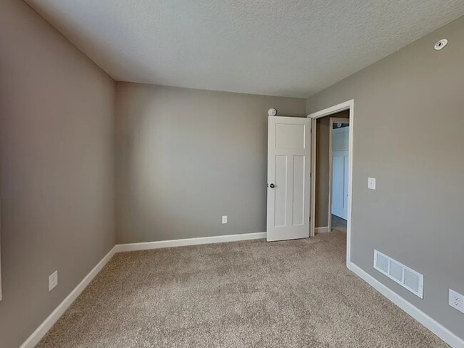 Foto del edificio - 6434 Inspire Cir S