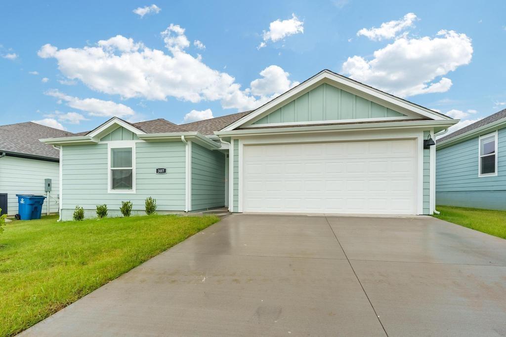 Foto principal - 307 NW Granny Smith St