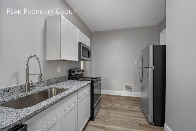 Building Photo - Renovated 2 bedroom in the heart of East W...