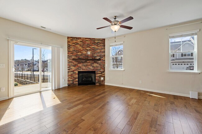 Building Photo - Available Now! 3 Bedroom, 2.5 Bathroom in ...