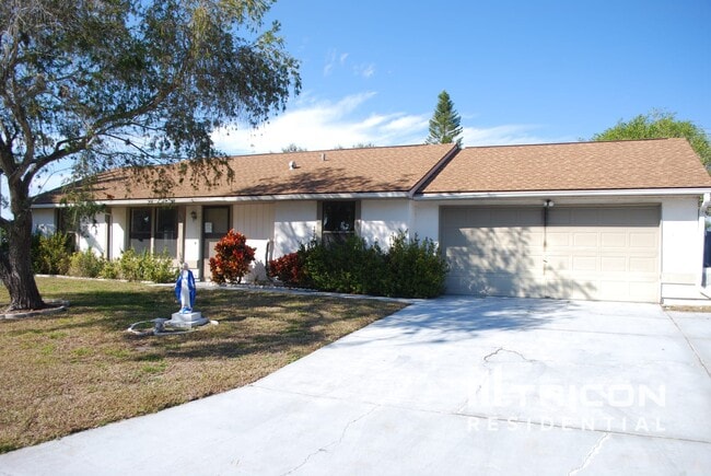 Building Photo - 6714 35th Ave W