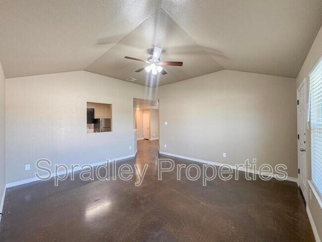 Building Photo - 1425 Leon Rd