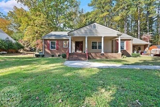 Building Photo - 207 Tucker Dr