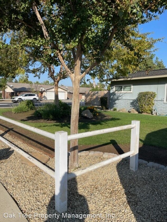2 br, 1 bath House 593 W. Mesa Avenue House Rental in Clovis, CA