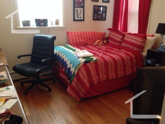 Building Photo - Great 2 bed AVAILABLE NOW!