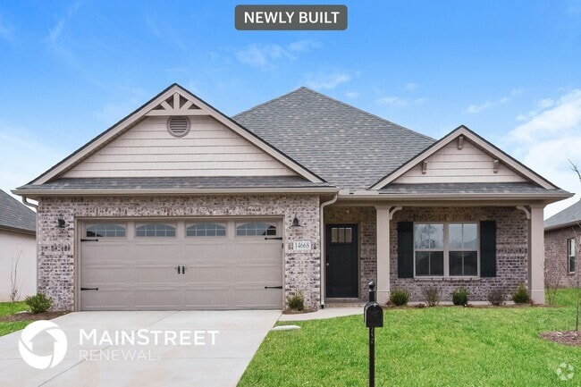 Building Photo - 14668 Greenleaf Dr