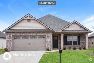 Building Photo - 14668 Greenleaf Dr