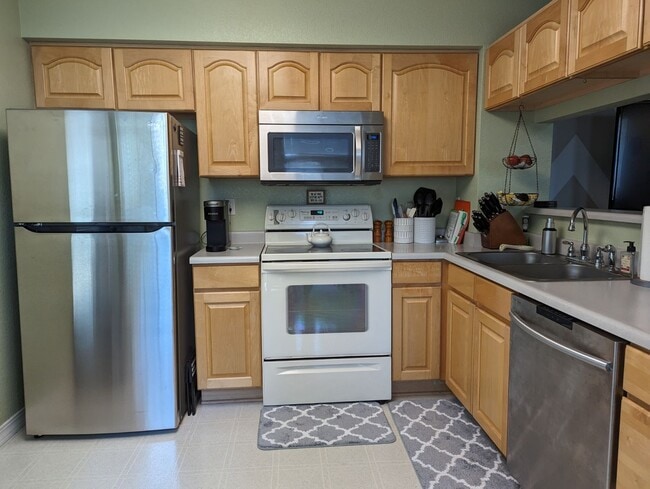 Building Photo - 1419 Red Mountain Dr