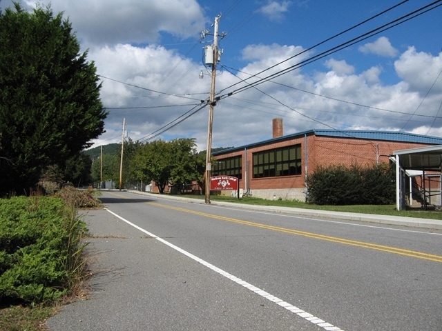 Building Photo - 18 Bearwood Dr