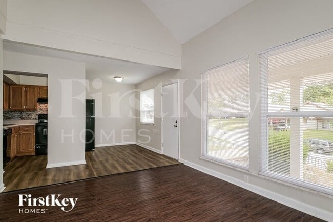 Building Photo - 455 Down Hill Dr