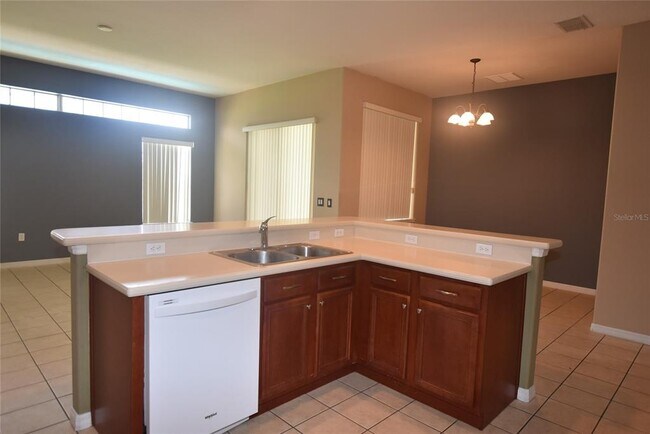 Building Photo - 1690 Swallowtail Ln