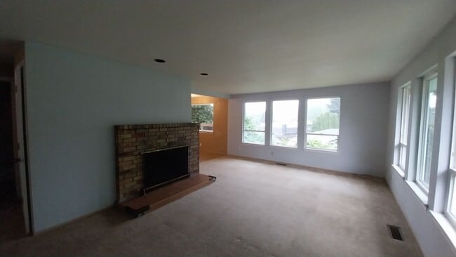 Building Photo - 14104 11th Ave SW