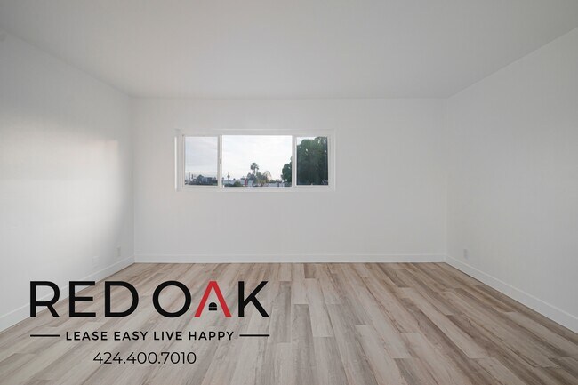 Building Photo - 15741 Blaine Ave