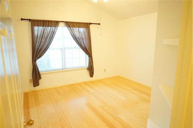 Foto del edificio - 4212 Kensington Garden Ct