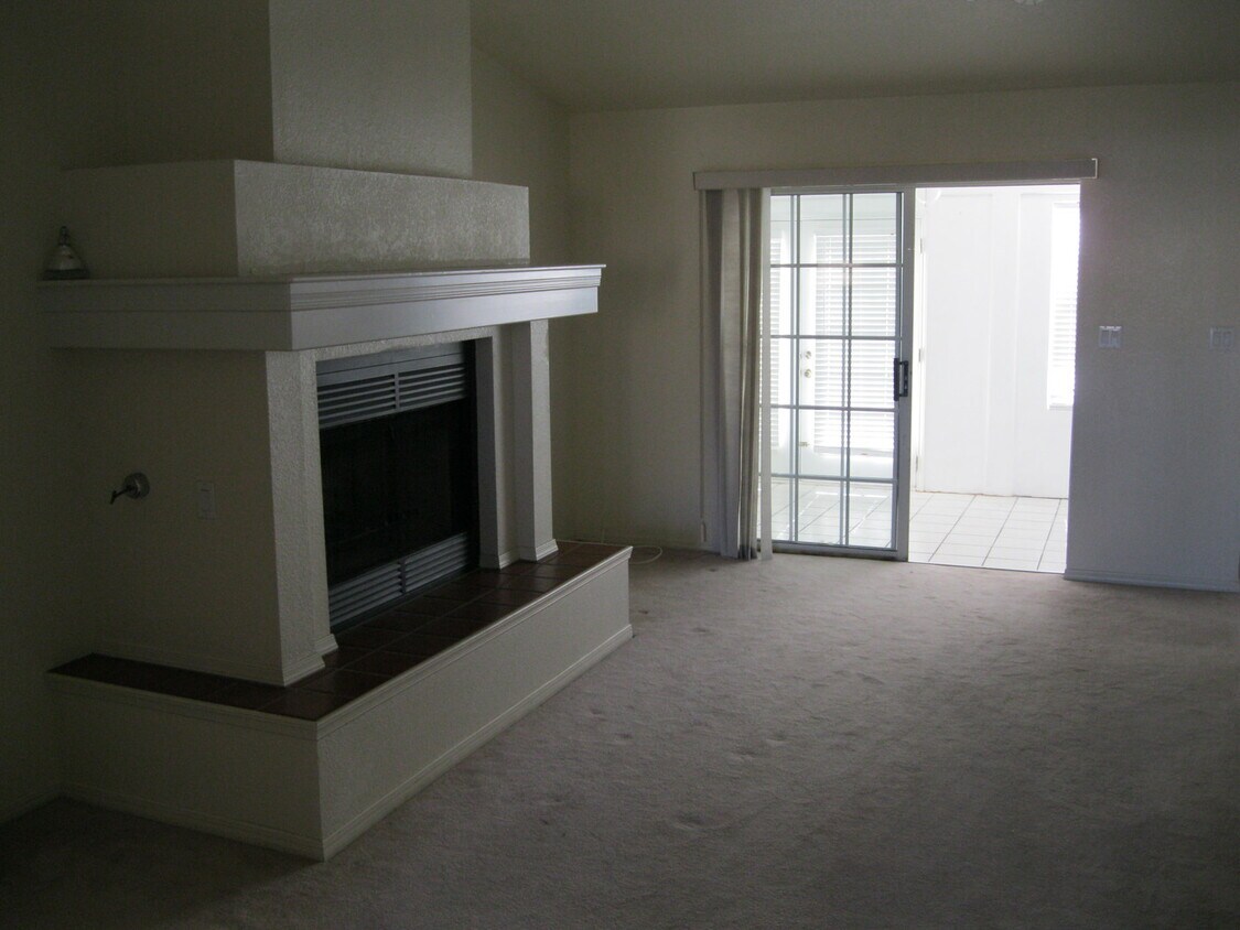 Foto del edificio - Beautiful 3 Bedroom Home! Available Now!