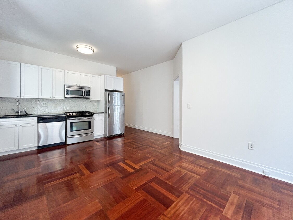 Primary Photo - 605 W 137th St