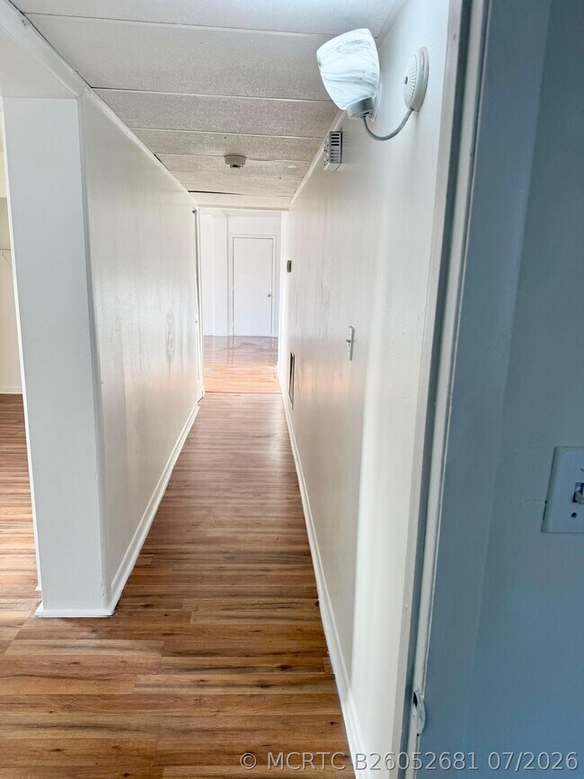 Foto del edificio - 265 SW 11th Ave