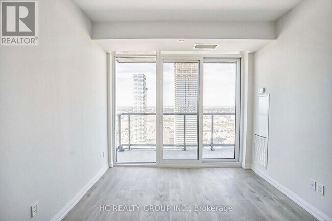 Photo du bâtiment - 7895 Jane St