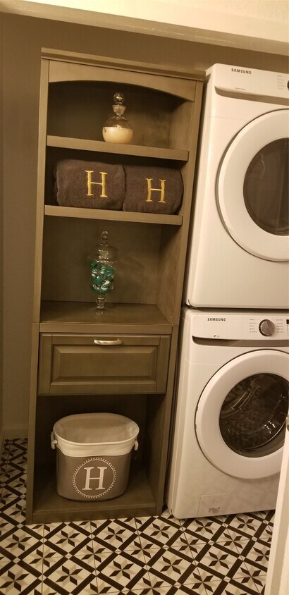 Building Photo - 500 Ferry Rd