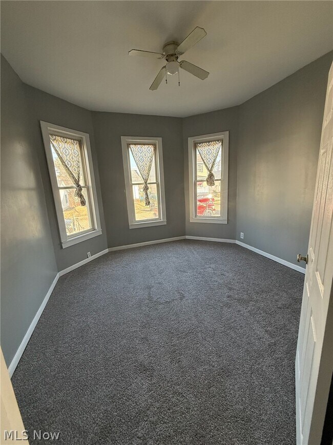 Foto del edificio - 717 Spangler Dr