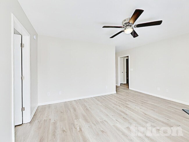 Foto del edificio - 241 Gray Ghost St