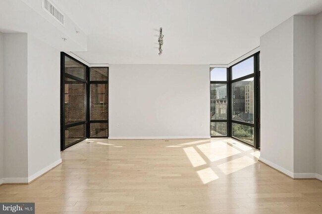 Building Photo - 1010 Massachusetts Ave NW