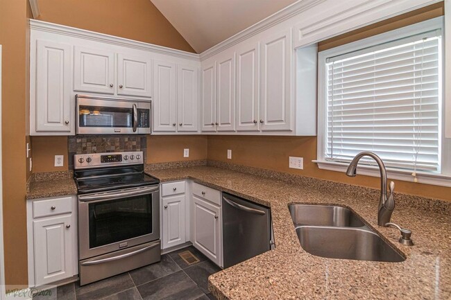 Building Photo - 103 Tanager Court