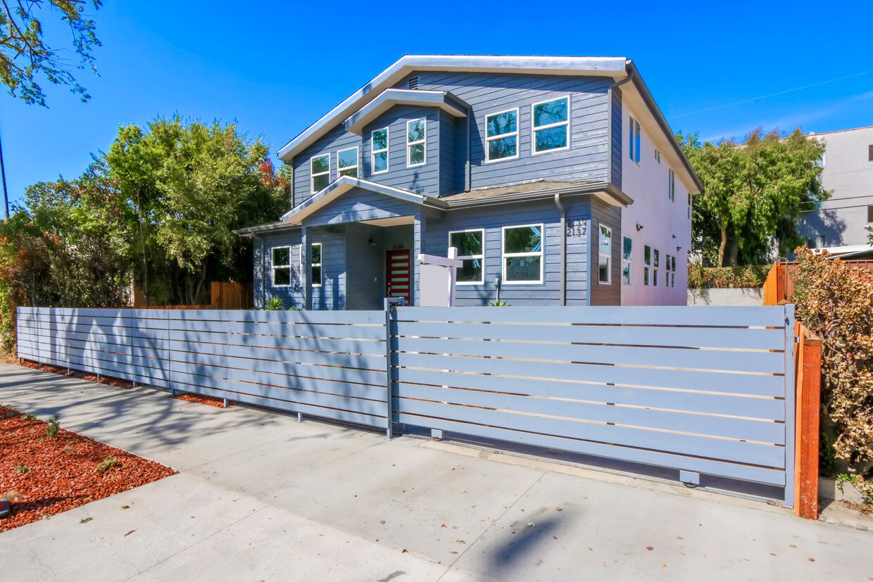 Primary Photo - 2139 Yosemite Dr