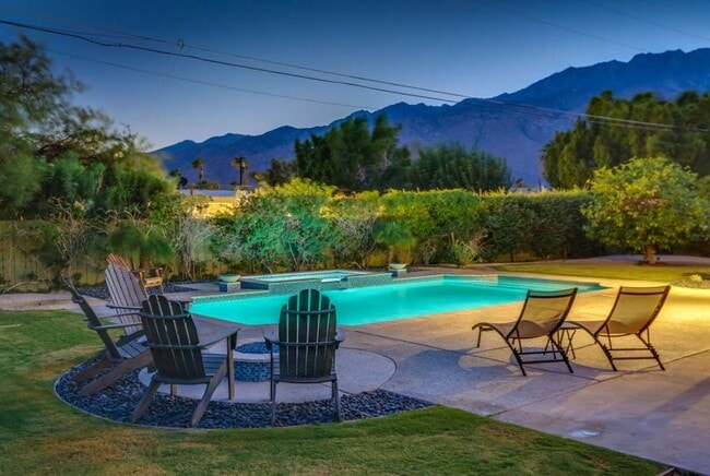 Building Photo - Family-Friendly Oasis in North Palm Springs