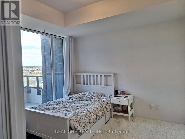 Photo du bâtiment - 297 Oak Walk Dr