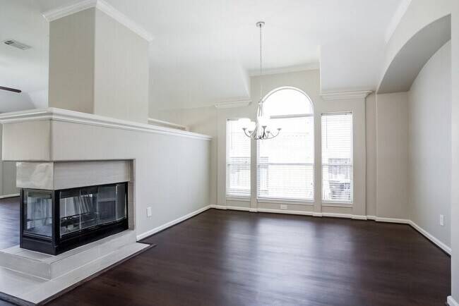 Foto del edificio - 6103 Fairway Manor Ln